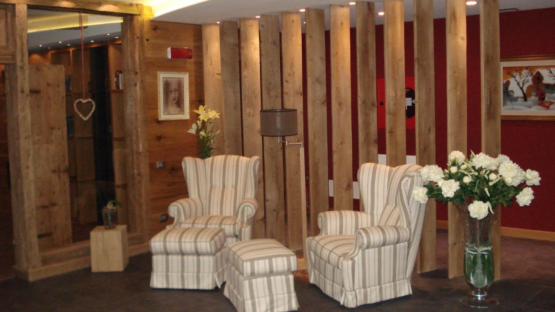 Hotel Garni Vittoria Fiera Di Primiero Exteriör bild