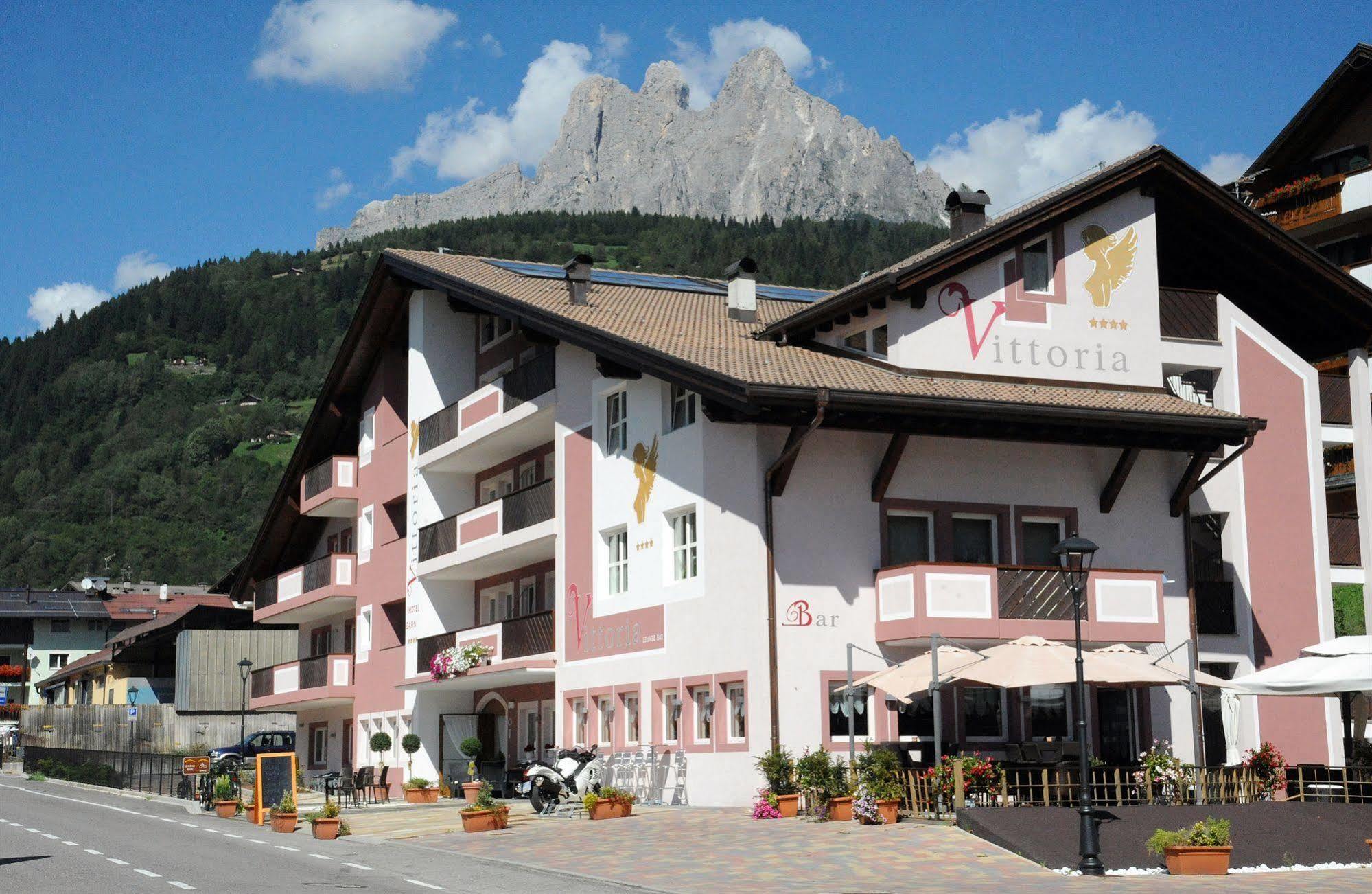 Hotel Garni Vittoria Fiera Di Primiero Exteriör bild